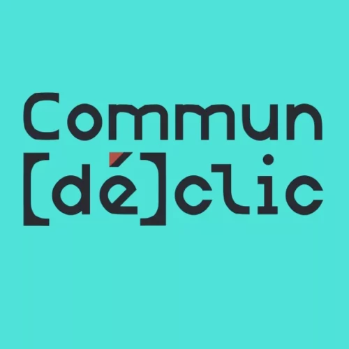 Logo sur fond bleu - Commun [dé]clic